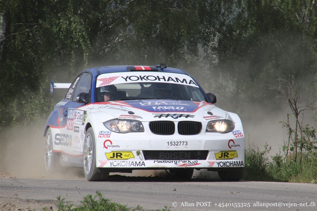 Kim Boisen og Emilie Boisen i deres lynhurtige BMW M1.